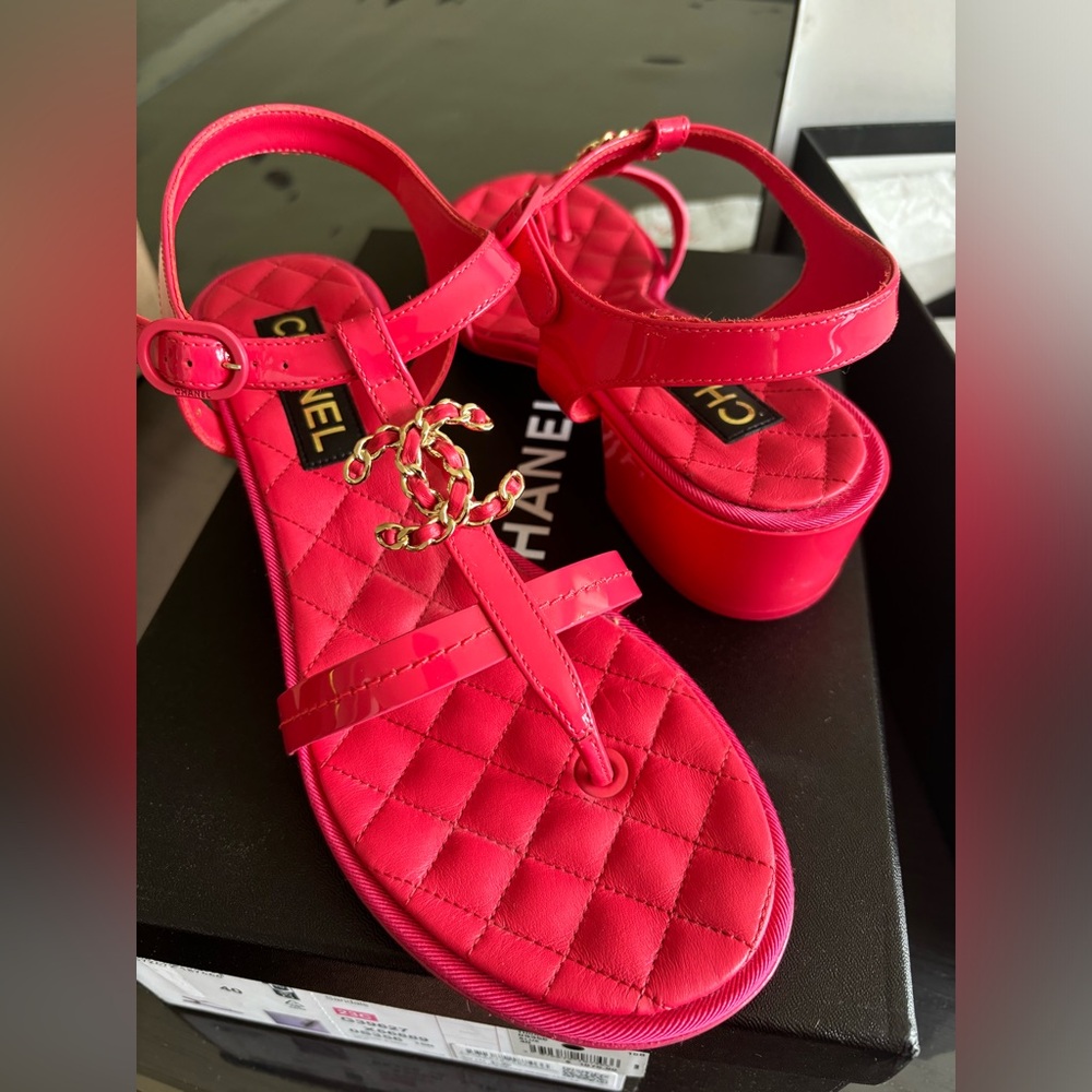 New in box Chanel coral sandals